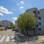 Vedry Lägenhet *