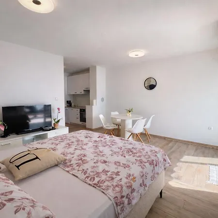 Vedry Apartman *
